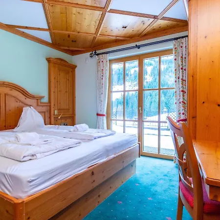 Cozy In Hinterglemm With Sauna Appartement